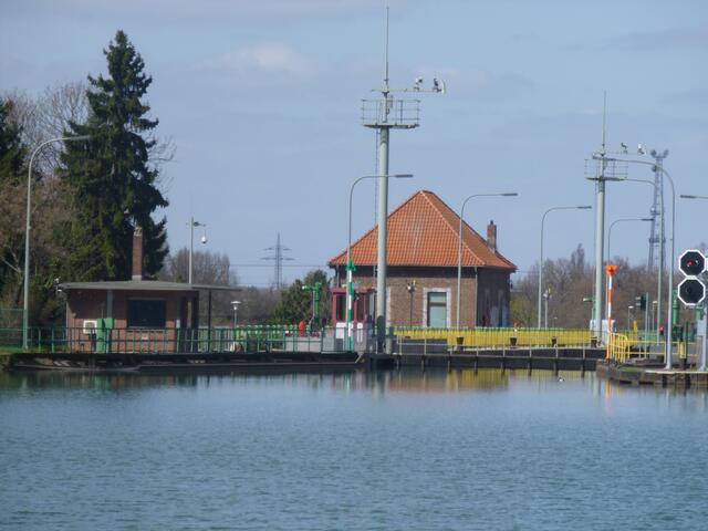 Schleusen-Einfahrt.