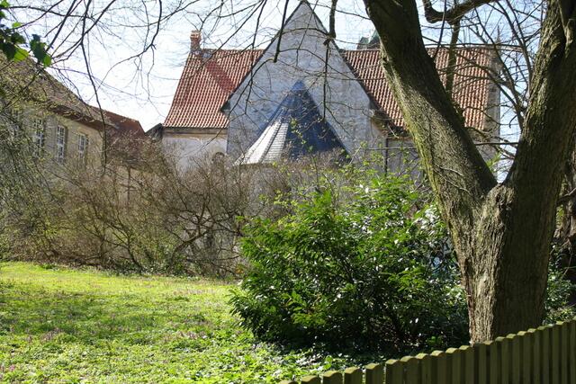 ... der Park grenzt direkt an das Kloster Marienwerder ...