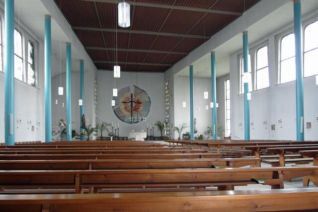 St. Joseph, 1957 geweiht, mehrmals umgestaltet