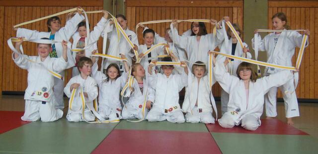 H.v.l.: Jonas, Larissa, Annabelle, Tobias, Jonas, Lina, Adrian, Jule.
V.v.l.: Lennart, Marius, Feya, Emily, Kyle, Paul, Nele.