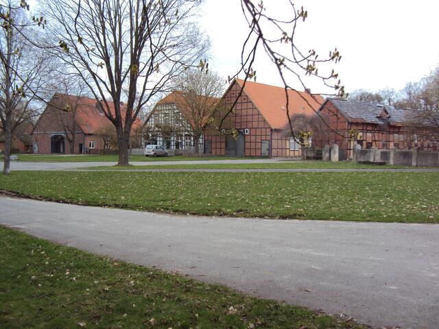 Rundling Schreyahn, Westseite