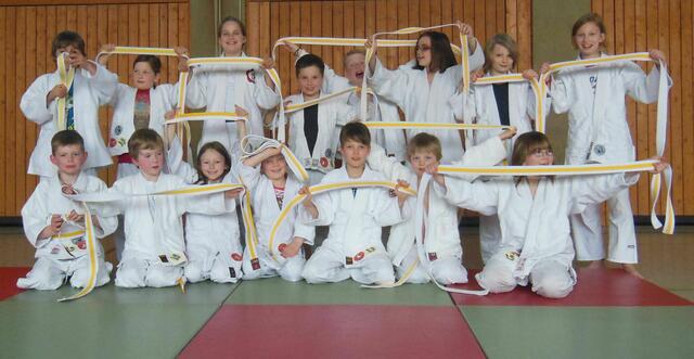 H.v.l.: Jonas, Larissa, Annabelle, Tobias, Jonas, Lina, Adrian, Jule.
V.v.l.: Lennart, Marius, Feya, Emily, Kyle, Paul, Nele.