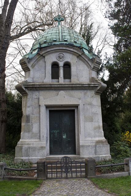 Eins der zahlreichen Mausoleen.