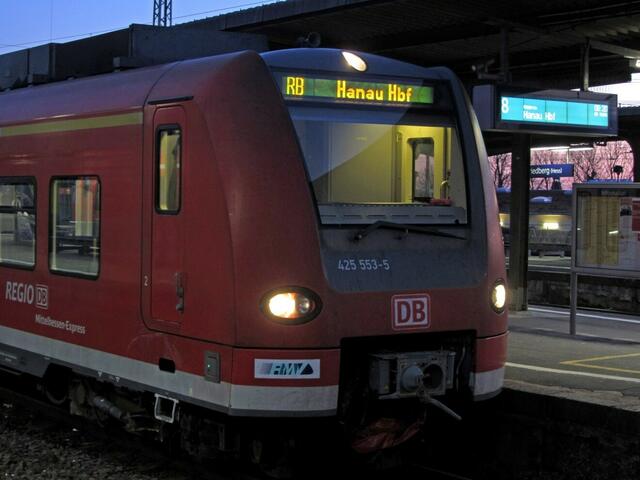 Die alten ET425 fahren nun nach Hanau. (Friedberg, 15.04.)