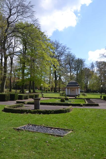 Sonnengarten mit dem Pfad der Sinne im Kurpark Bad Nenndorf (Foto: Katja Woidtke)