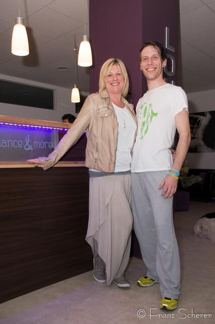 BOKWA-Fitness im Friedberger Tanzstudio "dance & more" - Studio-Chefin Stefanie Brackmann und Deutschlands BOKWA-Instruktor Sascha Wolf