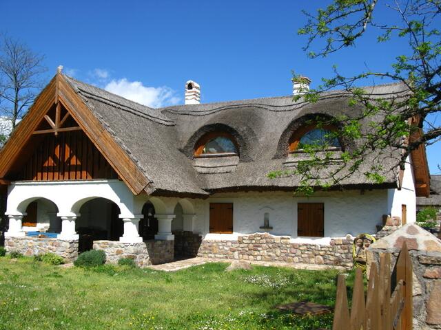 Schöne Häuser in der Nähe von Tihany