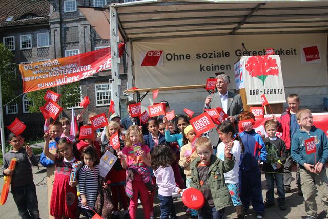 Alle Gewinner des Luftballonweitfluges und der kinderrallye