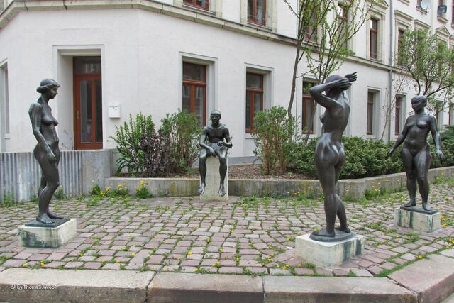 Diese Skulpturengruppe Am Brühl ist noch recht gut erhalten.