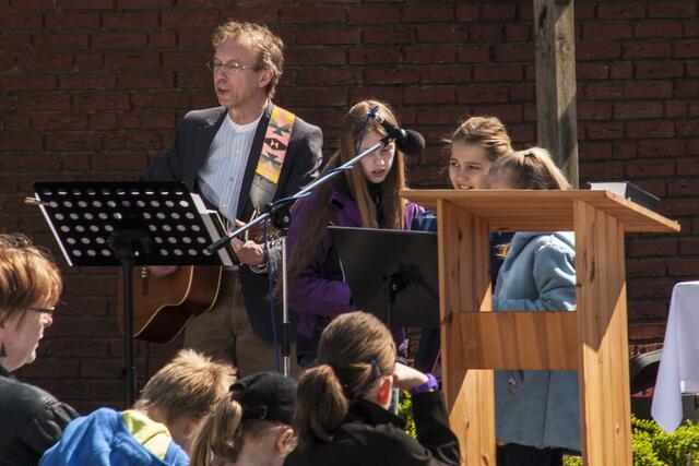 Für dir katholische Kirche war Gemeindereferent T. Schenk vor Ort | Foto: Tim Seddig