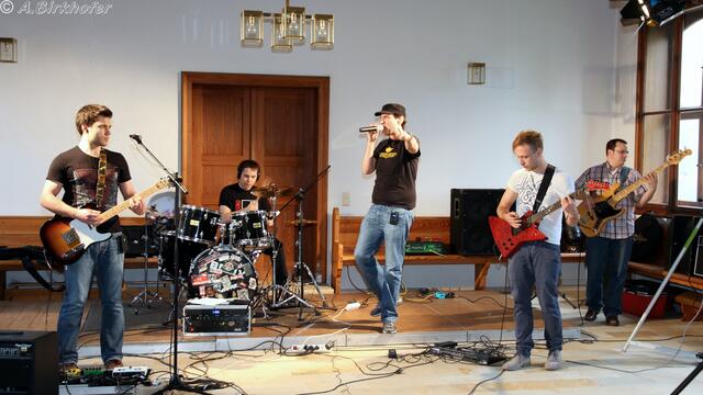 Die Band "Cancelled" mit viel Dampf