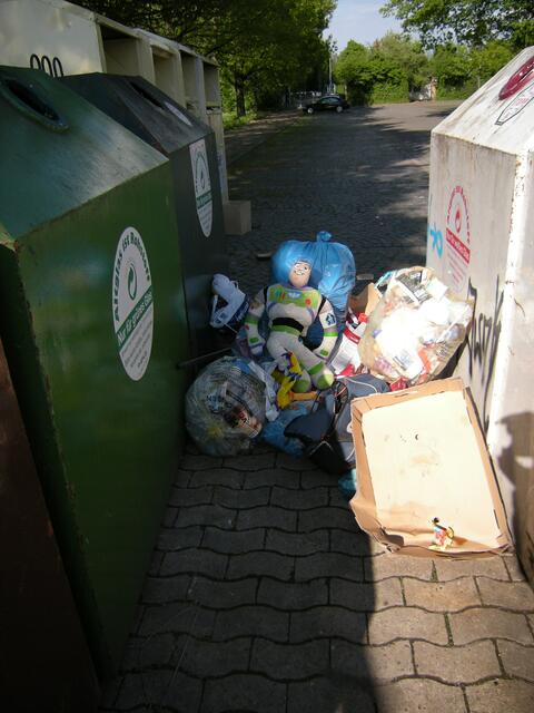Könnte von einem LKW. sein ? Die Figur .