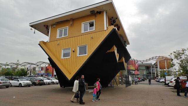 Das "Verrückte,krumme,schiefe Haus" in Nova Eventis - am 11.5.2013 !