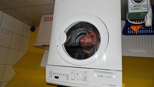 Kopfstand in der Waschmaschine - Das "Verrückte,krumme,schiefe Haus" in Nova Eventis - am 11.5.2013 !