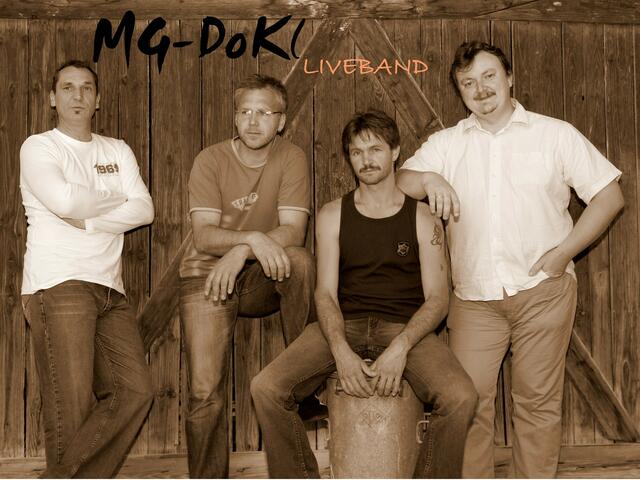 Das sind die MG DOKL - v.li.n.re. Micha, Done, Klaus und ganz rechts der Schlagzeuger Georg