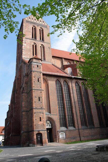 Nikolaikirche - unwarscheinlich groß und schön - ging im ganzen nicht auf das Bild !