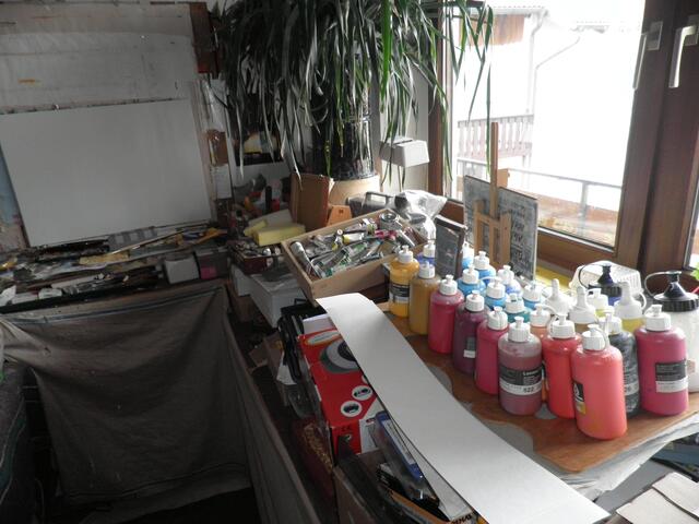 Farben und Leinwand, Pinsel und Licht, Kreativität und sehr viel Arbeit = Kunst