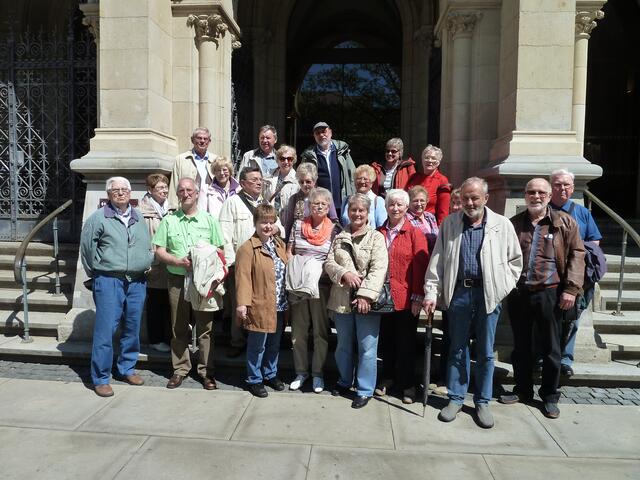 Unsere Gruppe vor dem Rathaus.