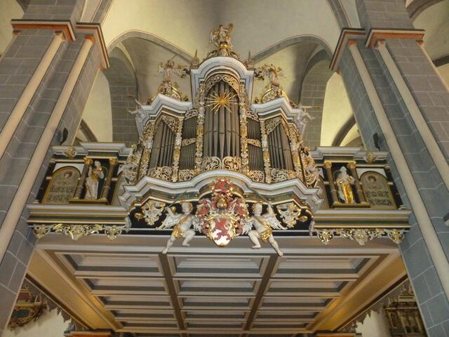 Ein Prunkstück diese Orgel.