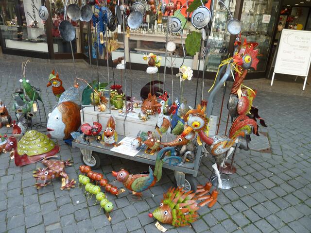 Natürlich konnten wir auch viel Schnick Schnack kaufen.