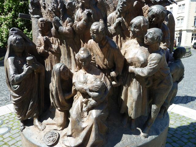 Die Geburt Jesu wird hier gezeigt.
