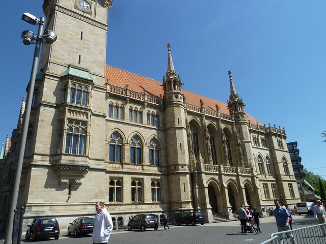 Ein Blick auf das schöne Rathaus.
