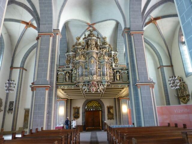 Schön gearbeitete Orgel.