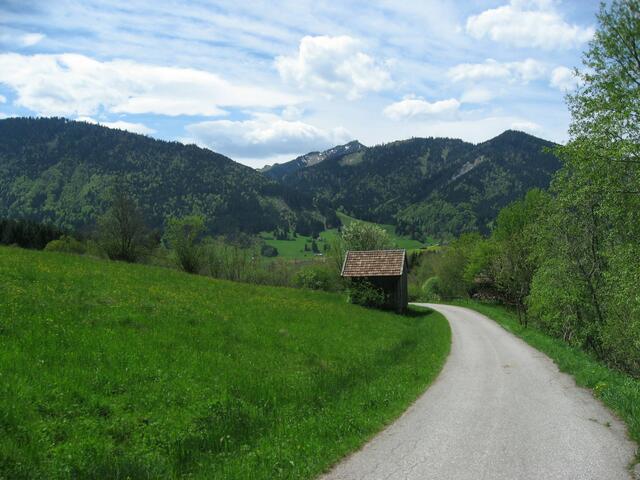 Ein bayrischer Föhnhimmel verspricht uns einen schönen Tag.