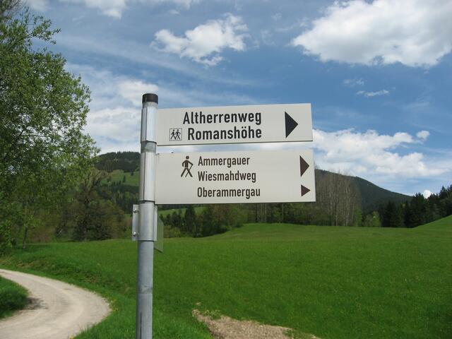 Erklärende Wegweiser gleich zu Beginn der Wanderung.