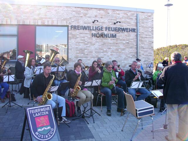 Konzert vor der neuen  Feuerwache Hörnum
