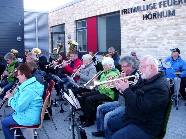 Konzert vor der neuen Feuerwache Hörnum