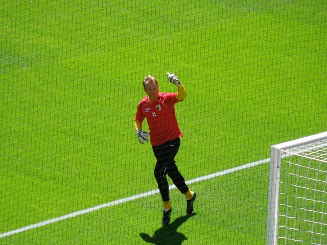 Alexander Manninger beim Warmmachen