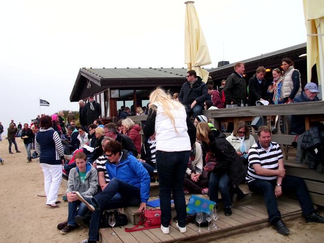 Zuschauer vor der Sansibar in Rantum