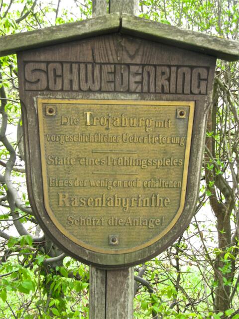 Schwedenring mit dem Rasenlabyrinth oder Trojaburg genannt, in Steigra