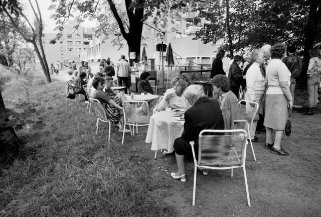 Kaffeetafel im Wiehbergpark.