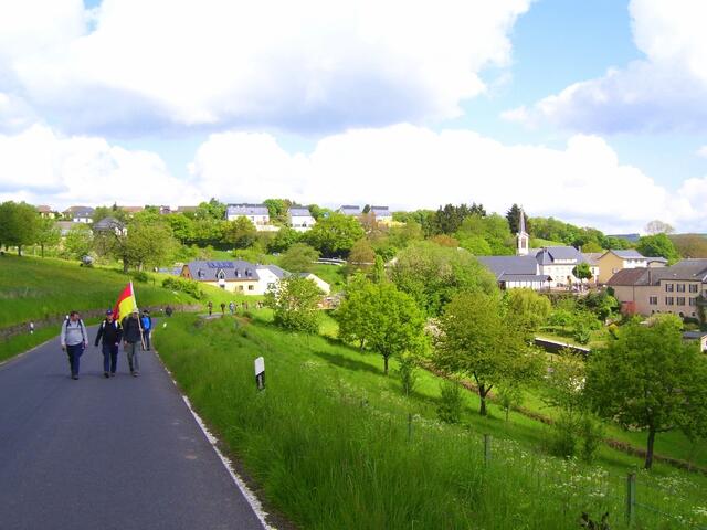 Durch viele kleine Dörfer marschierten wir.