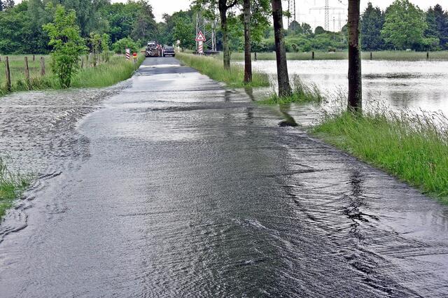 Gesperrte Straße zwischen Klein Ilsede und Handorf