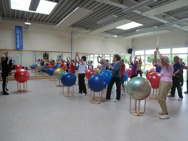 Koordination-/Gehirntraining mit dem Fit-Ball