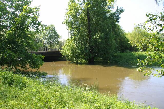 ... unter den Brücken ist so schon nicht mehr viel Platz.