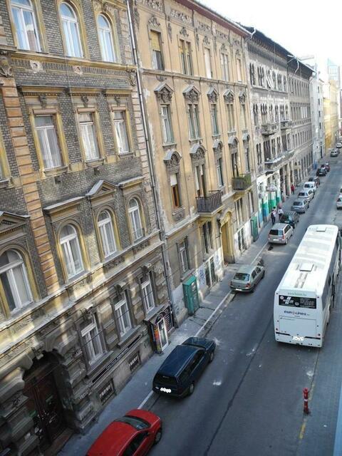 Eine Seitenstraße - Blick aus dem Hotelzimmer