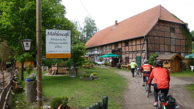 Einfahrt zum Mühlencafè