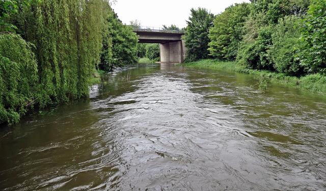 Fuhse mit Brücke der Westumgehung, Peine