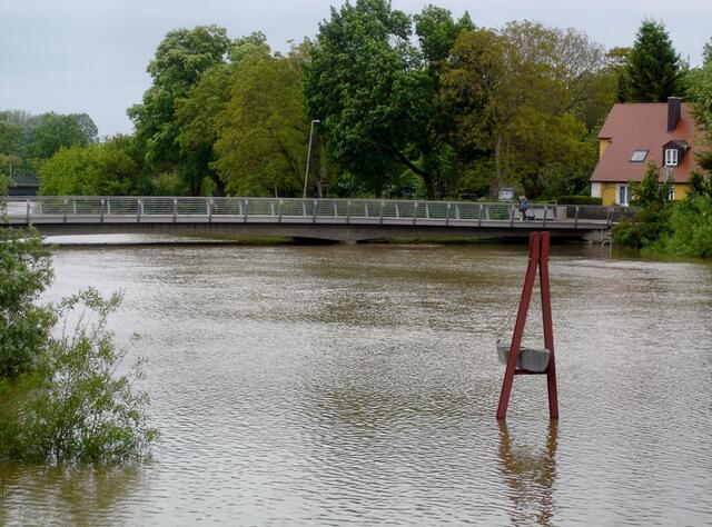 Ob das Boot wohl bald schwimmt?