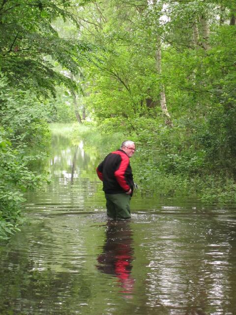 Das Wasser ist sauber und tief da wo unser Zufahrtsweg war.