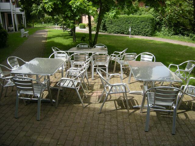 Sitzecke in der Morgensonne.