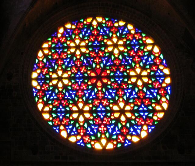 27.03.2012 Palma de Mallorca - Spanien.                           Cathedral de Palma de Mallorca                                             3. Die Kathedrale Santa Maria von Palma de Mallorca.
Ostseite.
Rosette (1599) der Ostfront von innen.