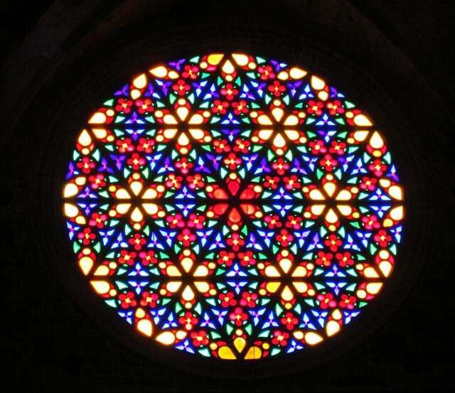 27.03.2012 Palma de Mallorca - Spanien.                           Cathedral de Palma de Mallorca                                             3. Die Kathedrale Santa Maria von Palma de Mallorca.
Ostseite.
Rosette (1599) der Ostfront von innen.