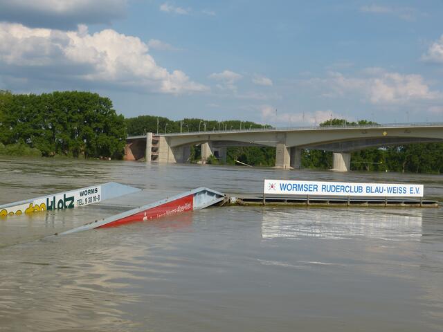 Normalerweise liegen hier Ausflugsschiffe.