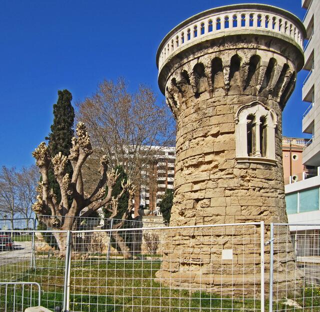 27.03.2012 Palma de Mallorca - Spanien. 
Stadt Palma.                                                                          Monumento National R. O. DE 3 Marzo de 1876.