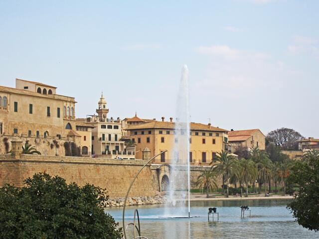 27.03.2012 Palma de Mallorca - Spanien. 
Stadt Palma.                                                                                Palma de Mallorca. 
Der Parc de La Mar Palma de Mallorca (1960).